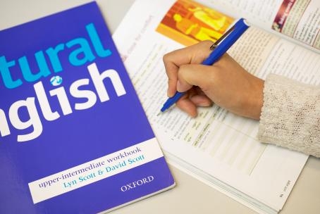 Компания «ОРАНТА Страхование» организовала уроки английского для детей-сирот