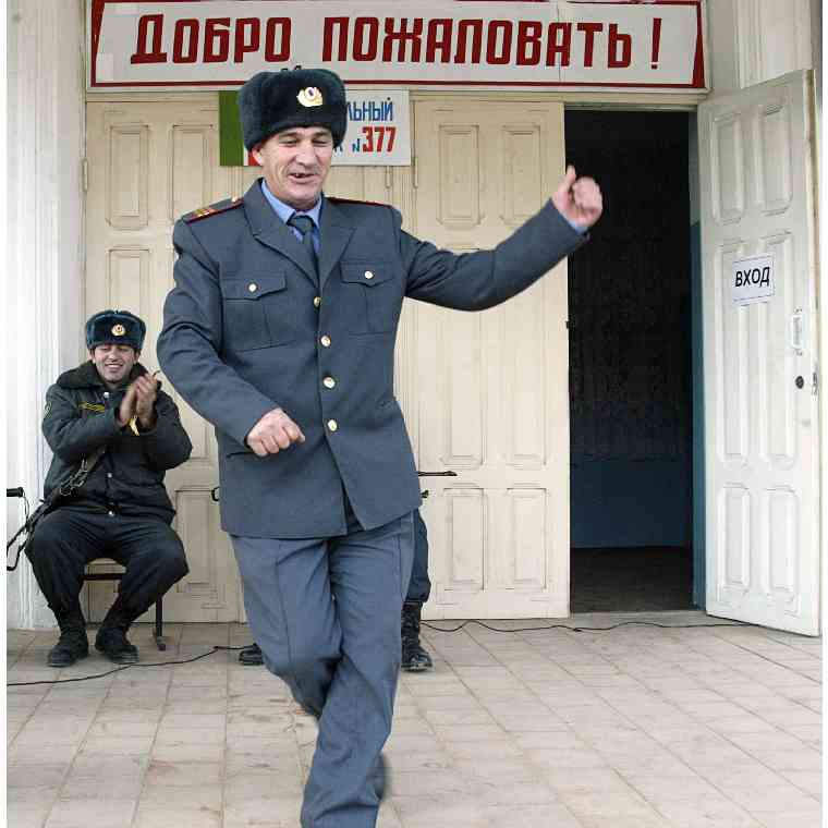 «ВТБ Страхование» дарит подарки сотрудникам МВД