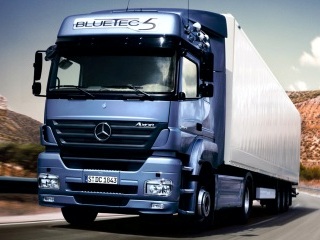 Филиал СОАО «НСГ» в Казани обеспечил страховой защитой два грузовика «Mercedes»